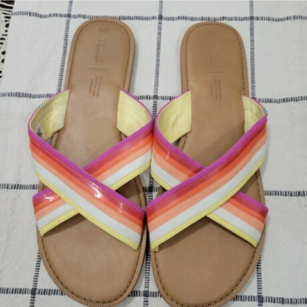 Tom's The Original 1 for 1 Company Women's Viv Striped Flats Slides Slipon Sanda - Picture 1 of 9